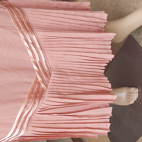 Gown - Picture 6 of 11